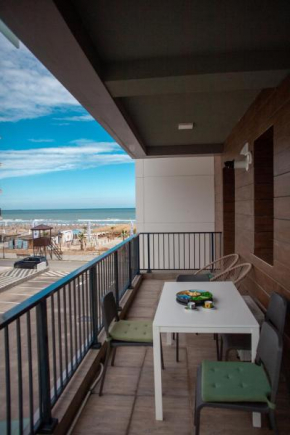 Green Apartament Near The Beach